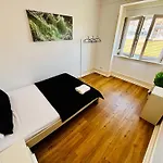Luxury Location Хостел Лиссабон